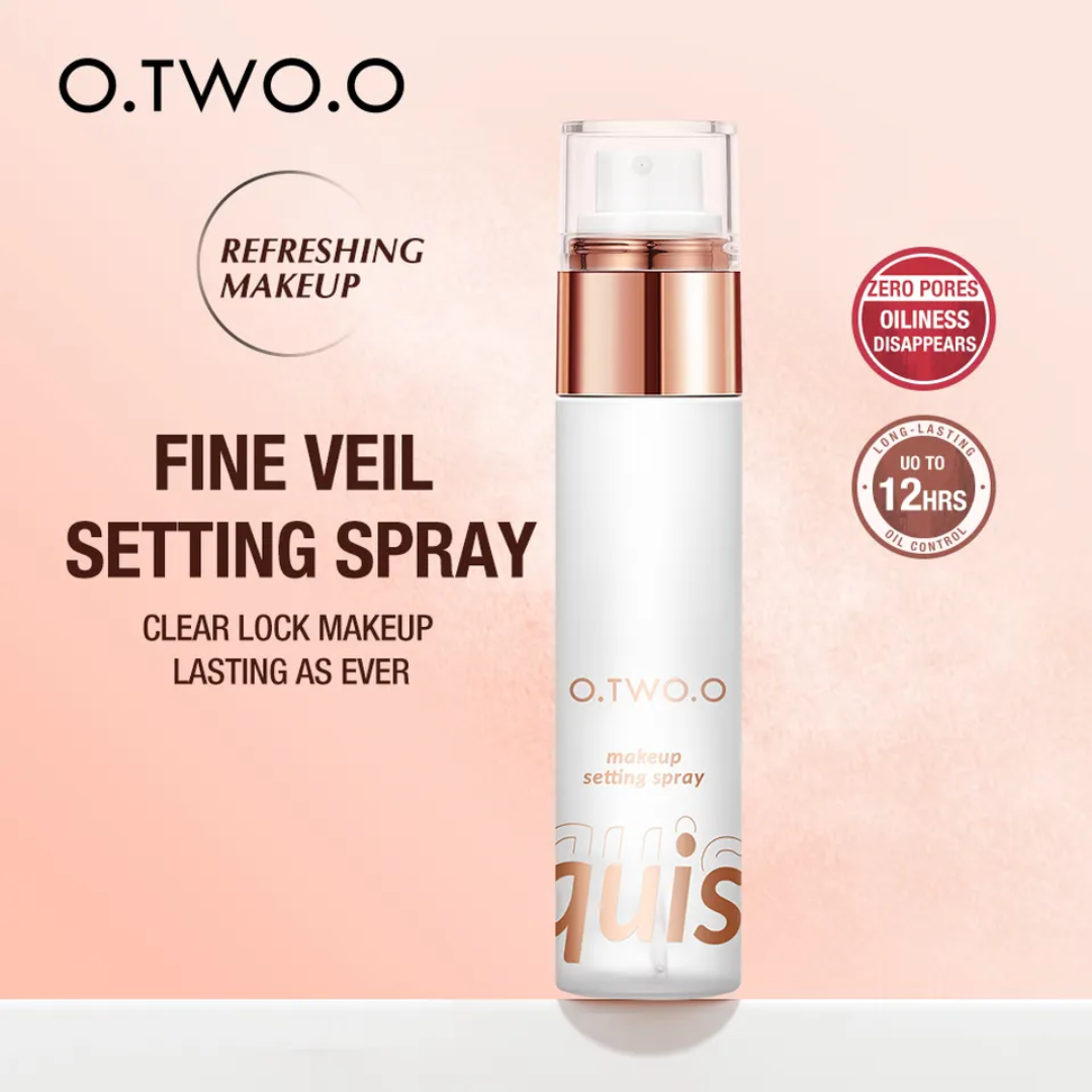 O.TWO.O Moisturizing Setting Spray