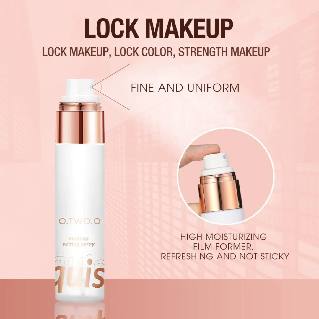 O.TWO.O Moisturizing Setting Spray